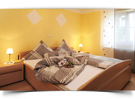 Schlafzimmer - Ferienwohnung Staffelberg