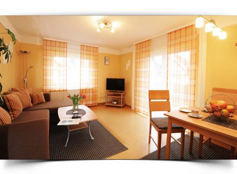 Wohnzimmer - Ferienwohnung Staffelberg